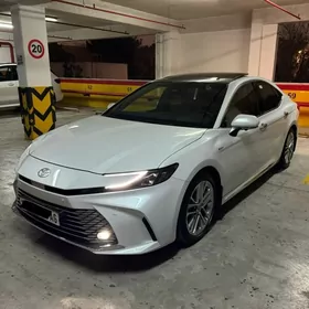 Toyota Camry 2025