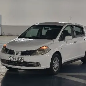 Nissan Tiida 2006