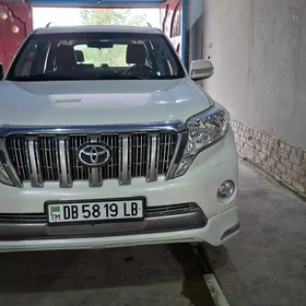Toyota Land Cruiser Prado 2013