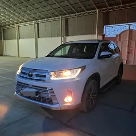 Toyota Highlander 2019