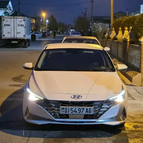 Hyundai Elantra 2021