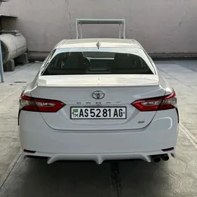 Toyota Camry 2019