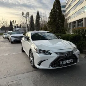 Lexus ES 350 2019