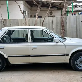Nissan Bluebird 1989