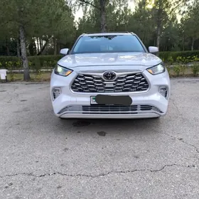 Toyota Highlander 2022