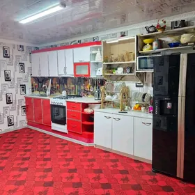 Şewçenko köçe 2etajly hovly 