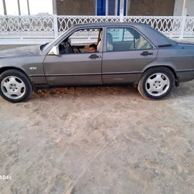 Mercedes-Benz 190E 1990