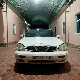 Daewoo Leganza 1998