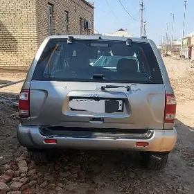 Nissan Pathfinder 1999