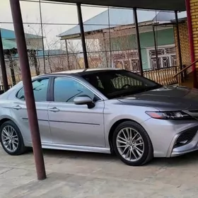 Toyota Camry 2020