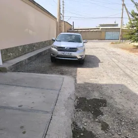 Toyota Highlander 2011