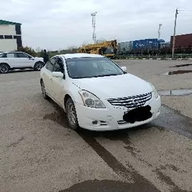 Nissan Altima 2011
