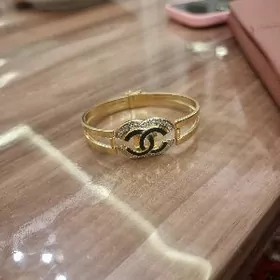 Gyzyl shanel braslet