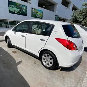 Nissan Tiida 2006