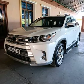 Toyota Highlander 2019