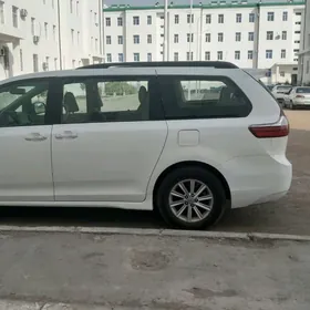 Toyota Sienna 2018