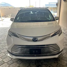 Toyota Sienna 2021