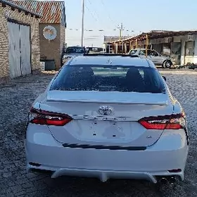 Toyota Camry 2022