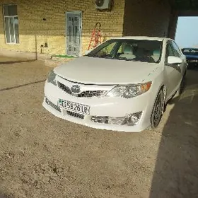 Toyota Camry 2013