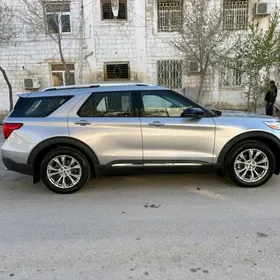 Ford Explorer 2021