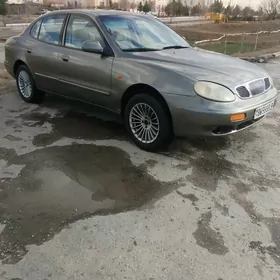 Daewoo Leganza 1998