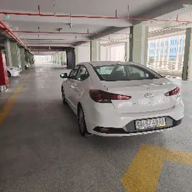 Hyundai Elantra 2020