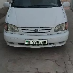 Toyota Sienna 2002