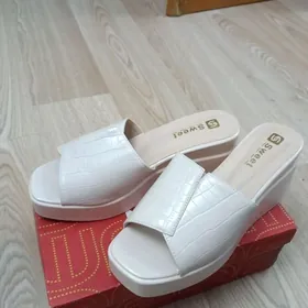 Женская обувь