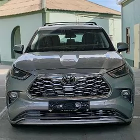 Toyota Highlander 2021