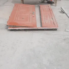 Demir gapy 2-li(iki açylýan)