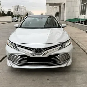 Toyota Camry 2019