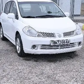 Nissan Versa 2007