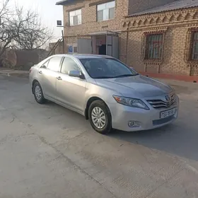 Toyota Camry 2010