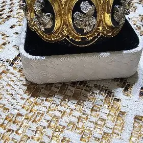 золотой браслет