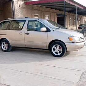 Toyota Sienna 2000