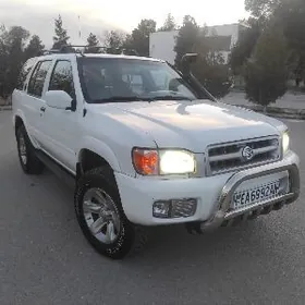 Nissan Pathfinder 2000