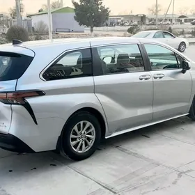 Toyota Sienna 2022