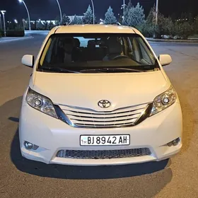 Toyota Sienna 2011
