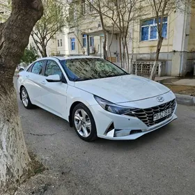 Hyundai Elantra 2023