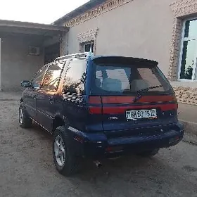 Mitsubishi Chariot 1993