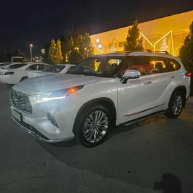Toyota Highlander 2022