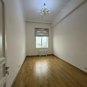 14 Tapgyr 4 komnat 2 etaž