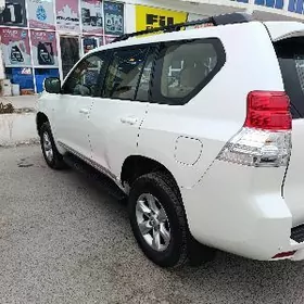 Toyota Land Cruiser Prado 2013