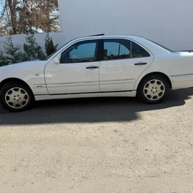 Mercedes-Benz E320 1999