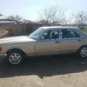 Mercedes-Benz 300-Class 1989