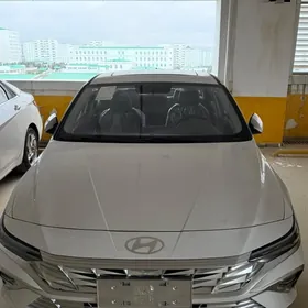 Hyundai Elantra 2025