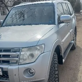 Mitsubishi Pajero 2008