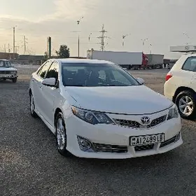 Toyota Camry 2013