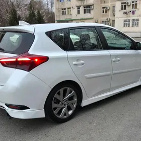 Toyota Corolla 2015