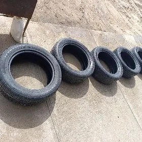 балон 235.55 R18